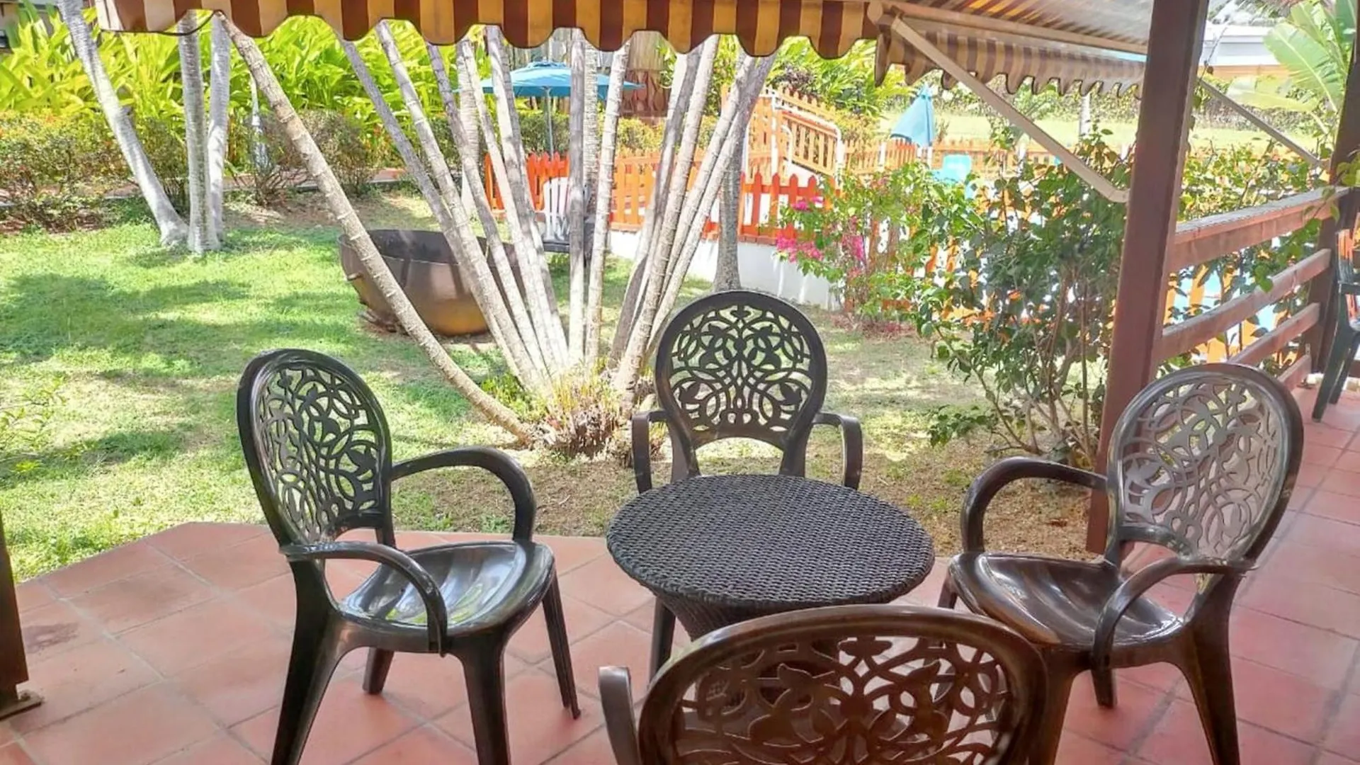 Feriehus Maison Intime A Plessis Nogent Avec Piscine Partagee Sainte-Rose